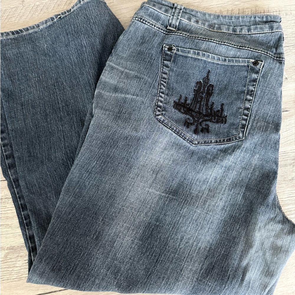 Woman’s Plus Zanadi Premium Embroidered Pocket Boot Cut Jeans 24P